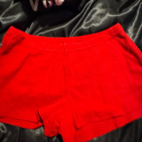 Brand new didn’t fit
Pj short
Skims
Size medium - Picture 2 of 2